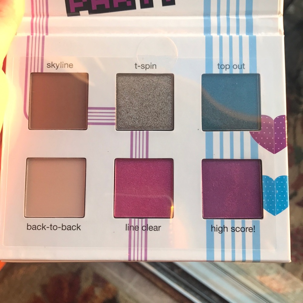 Makeup - Picture 2 of 5